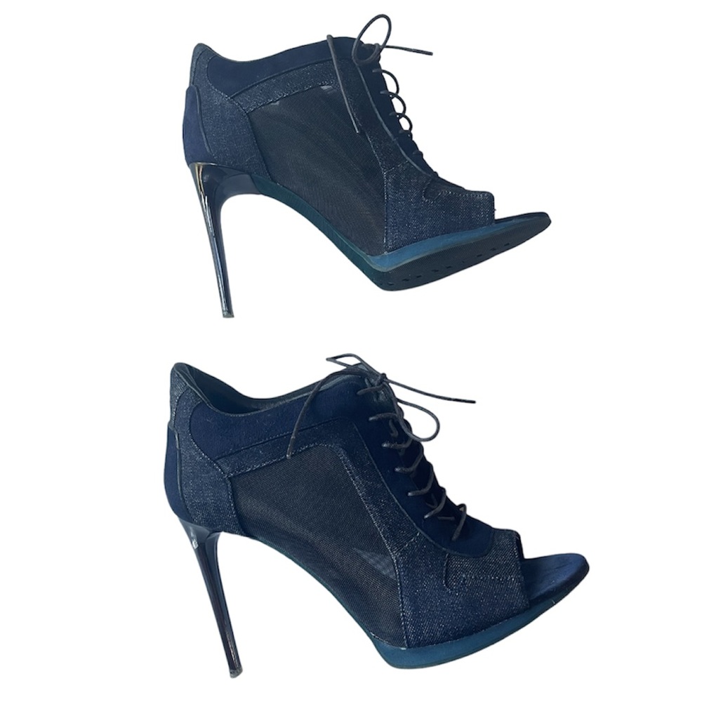 Burberry Size 39 (8.5) Peep Toe Lace Up Heels Suede,leather & Nylon